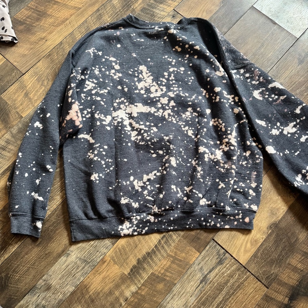 Graphic Black and White Sweatshirt - Picture 3 of 5